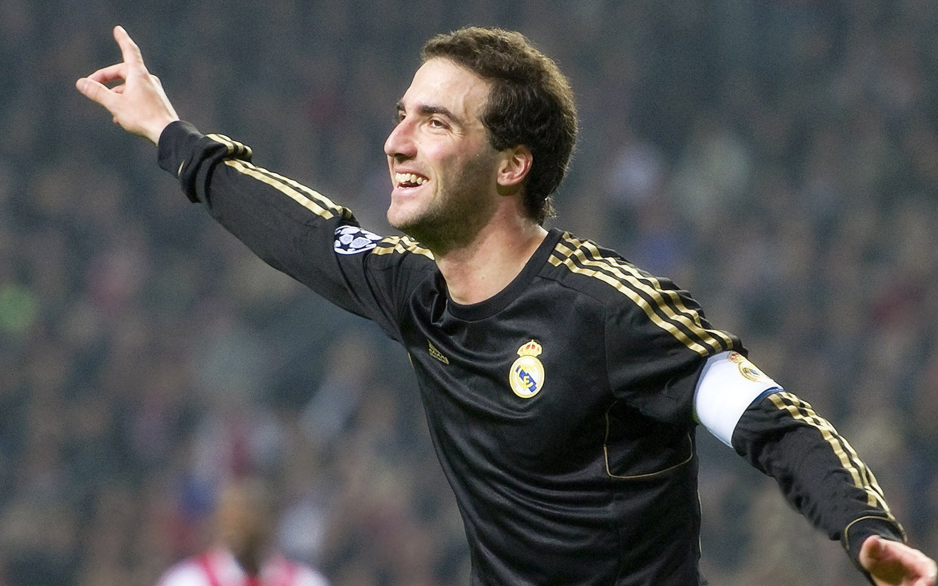 体育新闻中心构建体育多语种内容传播平台，体育新闻专题报道